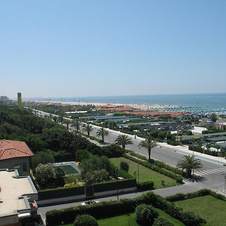 Hotel Bixio Lido di Camaiore Esterno foto