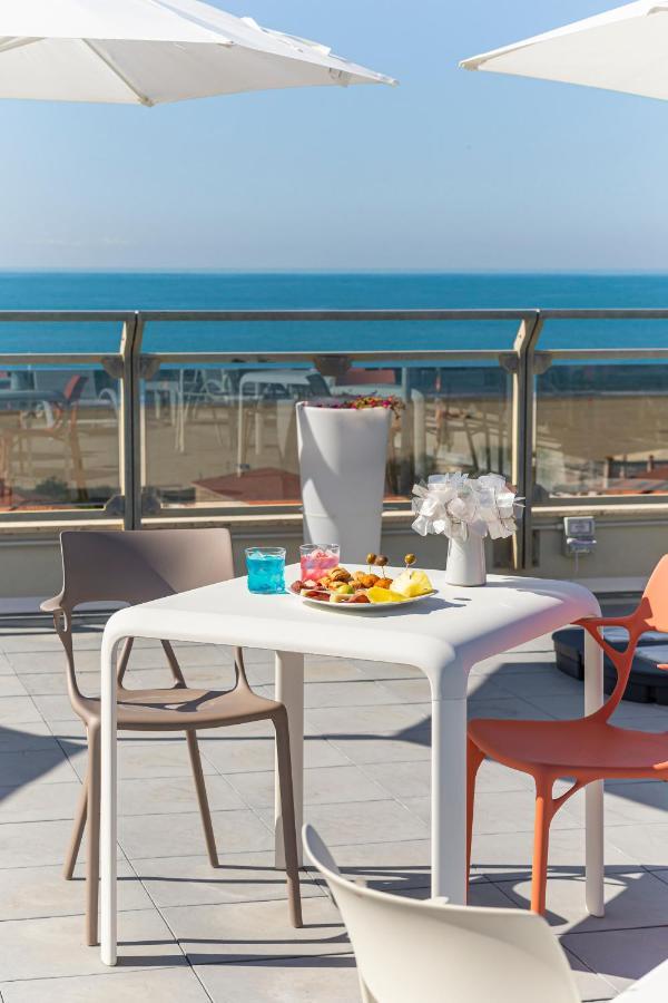 Hotel Bixio Lido di Camaiore Esterno foto