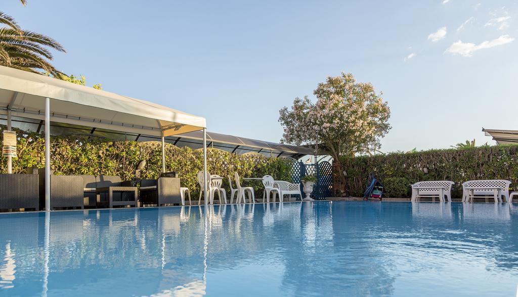 Hotel Bixio Lido di Camaiore Esterno foto