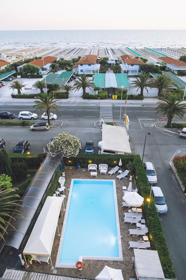 Hotel Bixio Lido di Camaiore Esterno foto