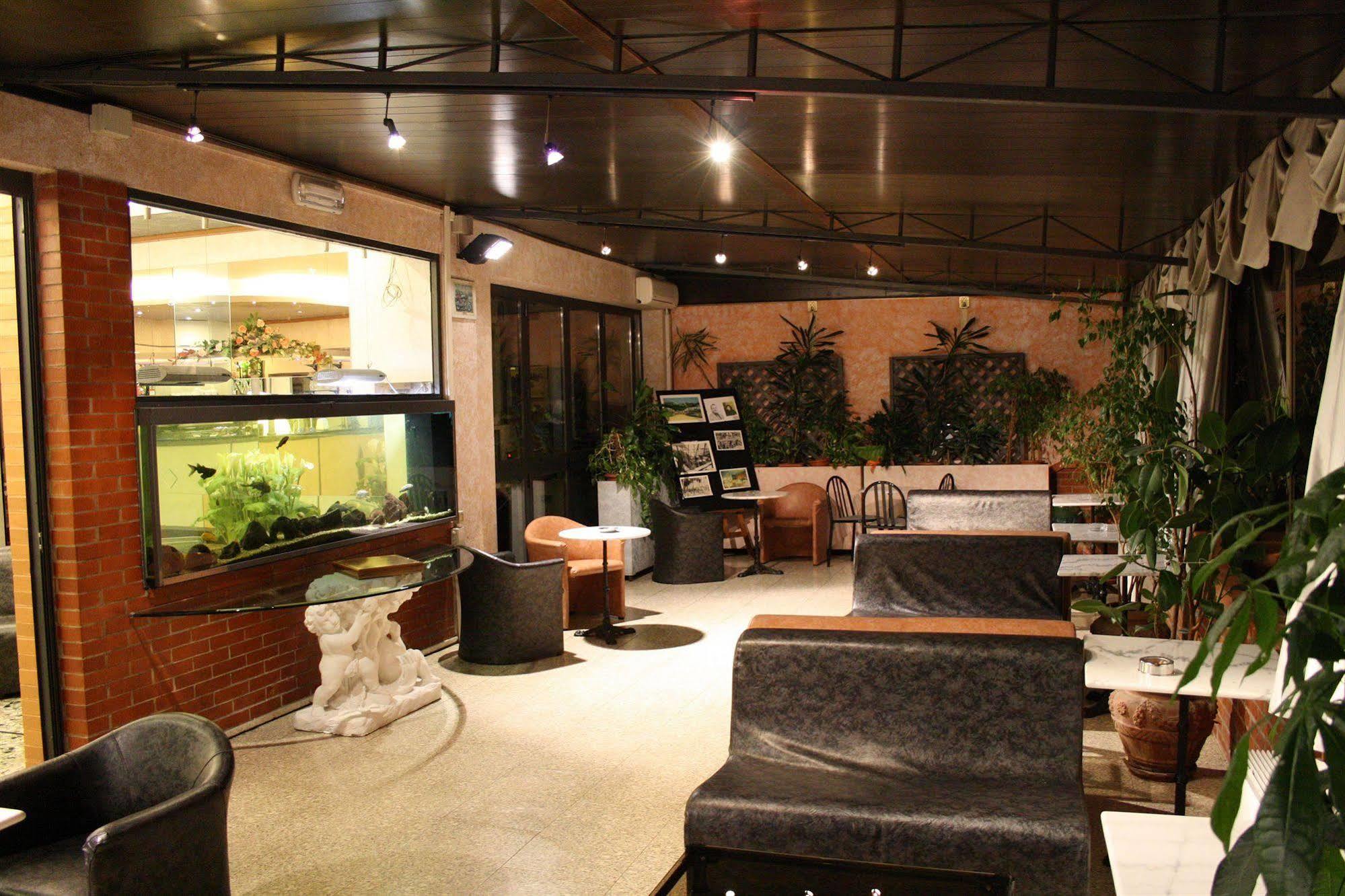Hotel Bixio Lido di Camaiore Esterno foto