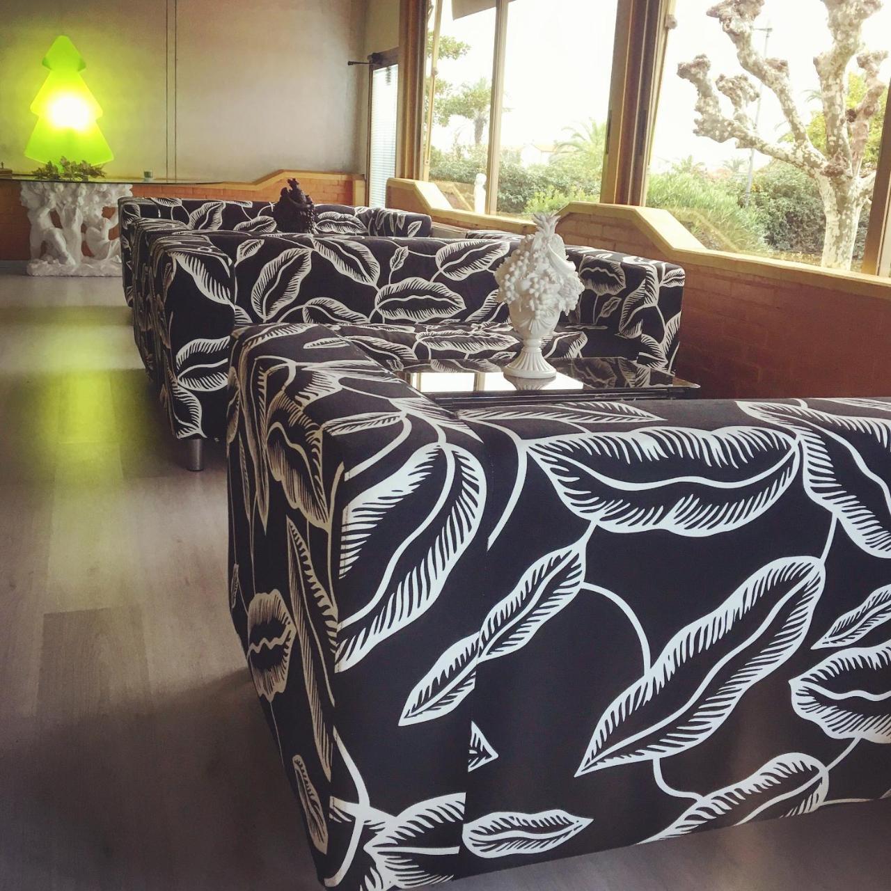 Hotel Bixio Lido di Camaiore Esterno foto