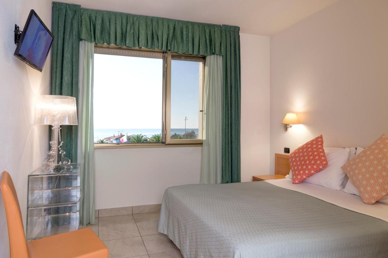 Hotel Bixio Lido di Camaiore Esterno foto