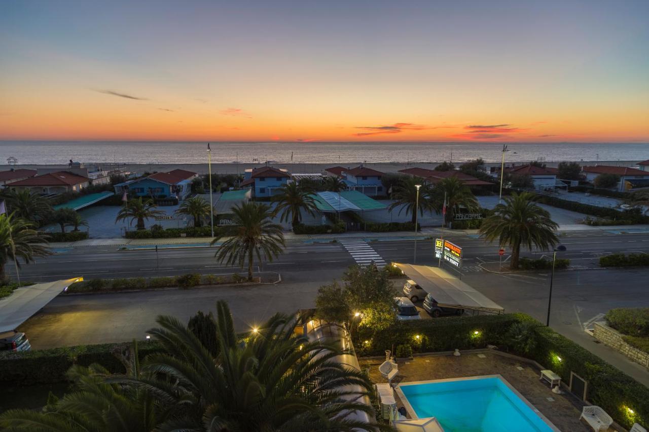 Hotel Bixio Lido di Camaiore Esterno foto