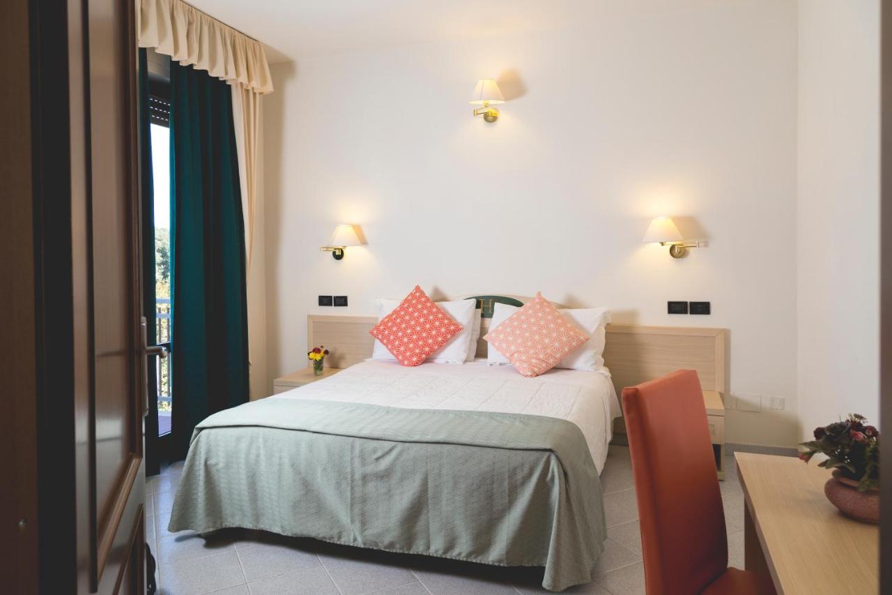 Hotel Bixio Lido di Camaiore Esterno foto